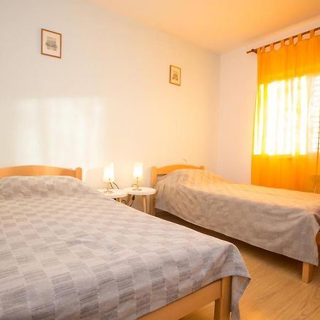 Apartman M&M Zminj ภายนอก รูปภาพ
