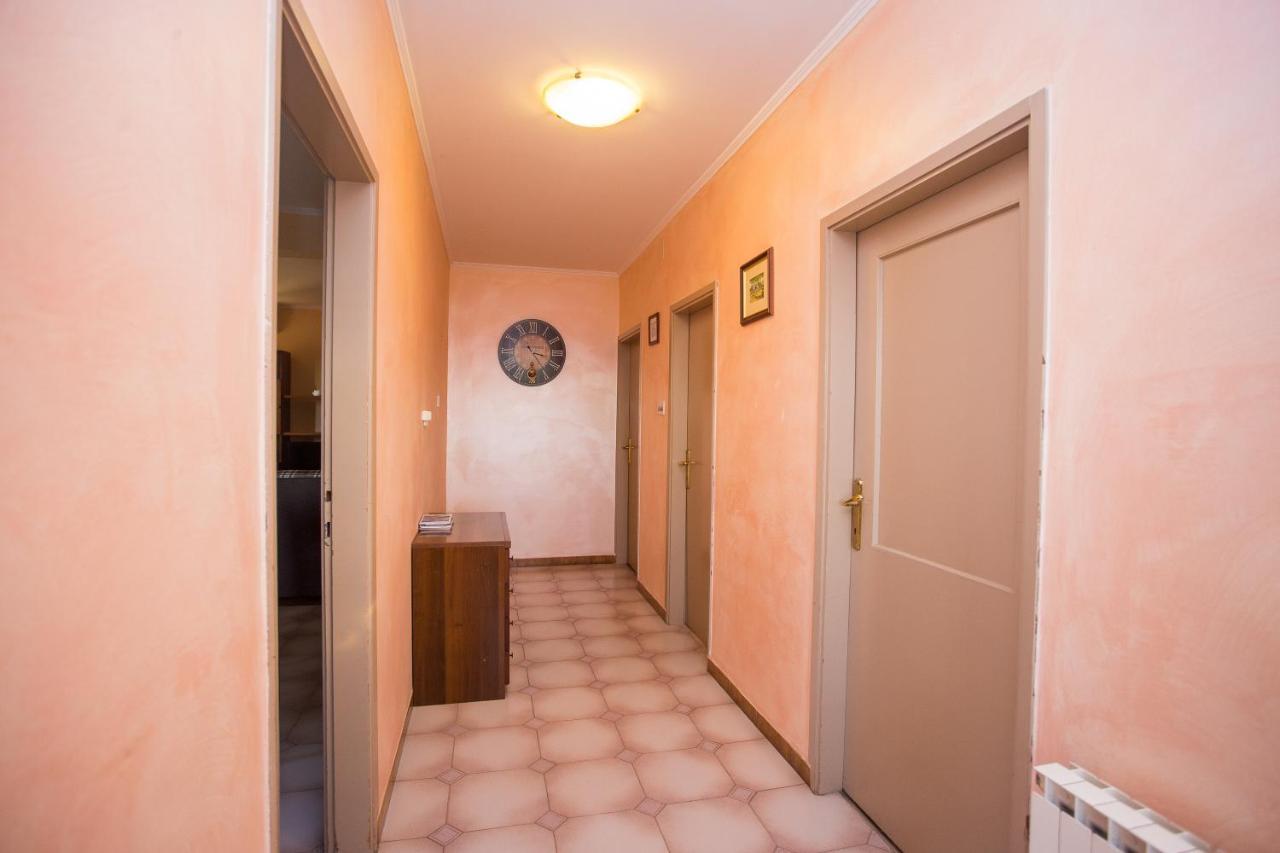Apartman M&M Zminj ภายนอก รูปภาพ
