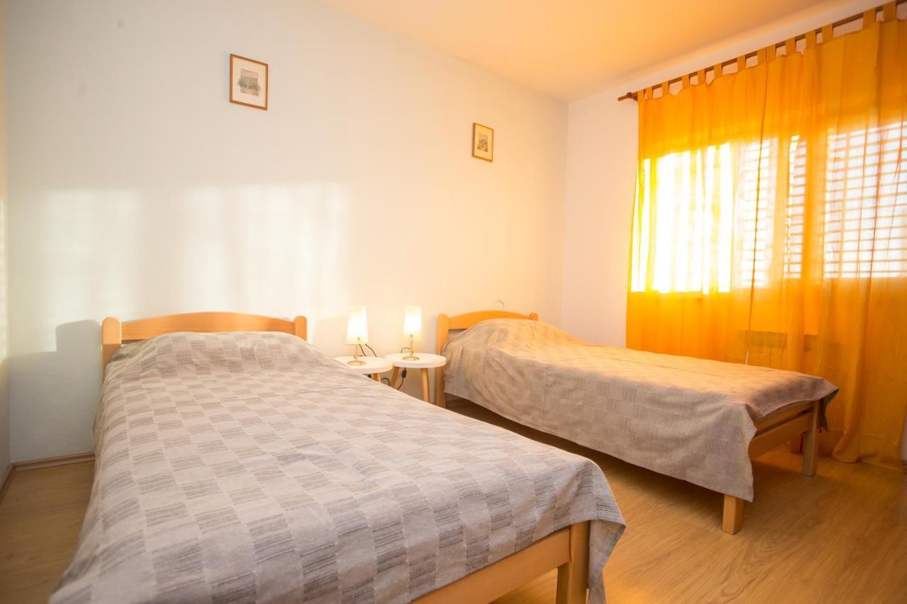 Apartman M&M Zminj ภายนอก รูปภาพ