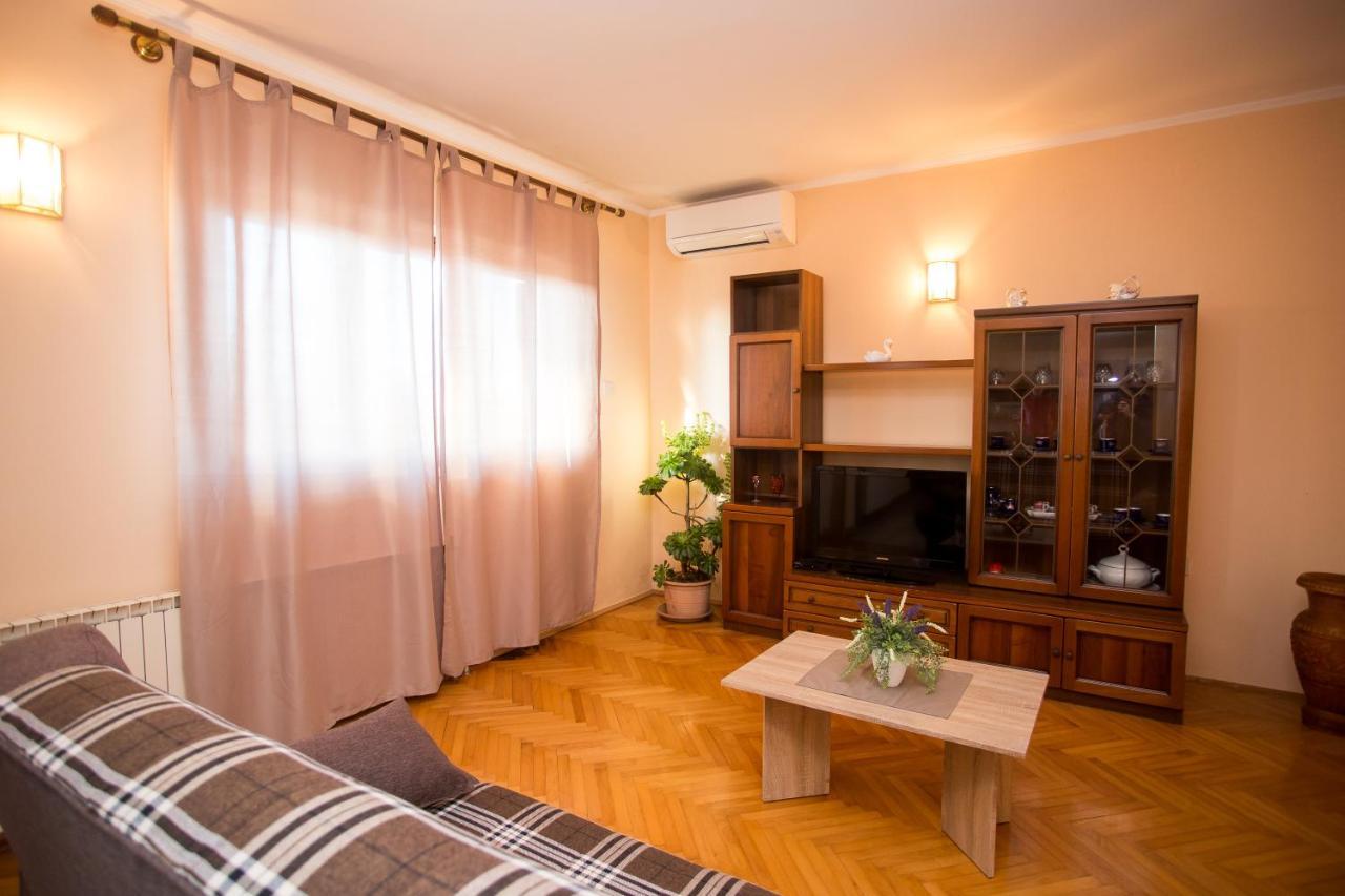 Apartman M&M Zminj ภายนอก รูปภาพ