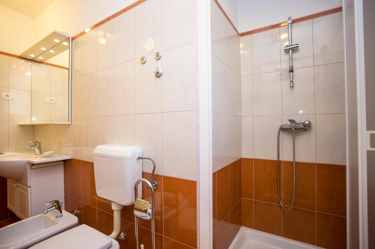 Apartman M&M Zminj ภายนอก รูปภาพ