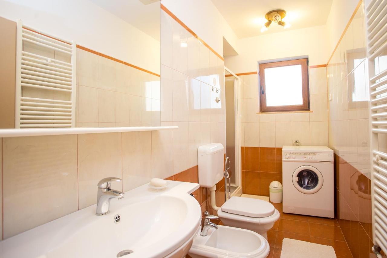 Apartman M&M Zminj ภายนอก รูปภาพ